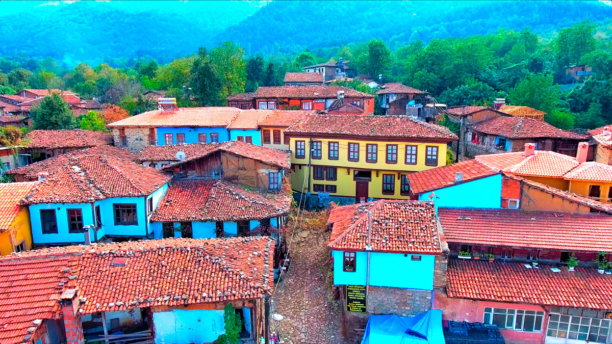 Cumalıkızık Köyü : 700 yıllık evsahipliği