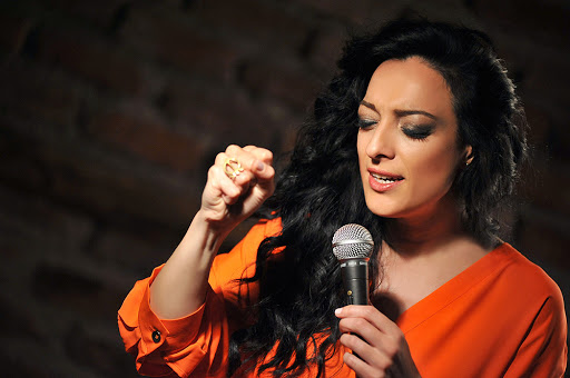 Müzik ile Kalbinize Köprü Kuran Sanatçı : Gülcan Altan
